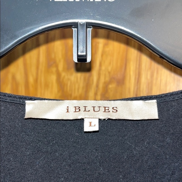 I blues size Large Black Sleeveless Top with Embellishments - Picture 3 of 7